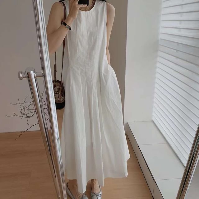 Sleeveless Crew Neck Plain Pleated Midi A-Line Dress