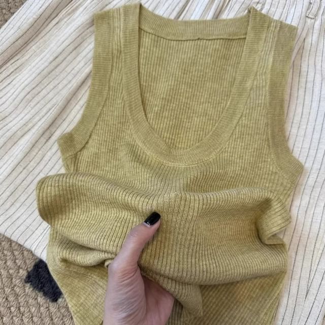 Scoop Neck Plain Knit Tank Top
