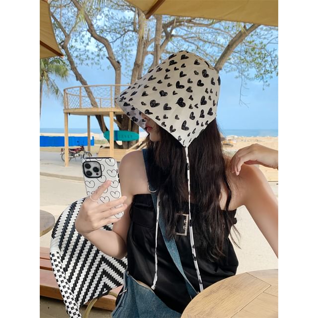 Bonnet Heart Hat