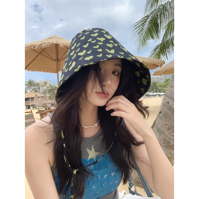 Bonnet Heart Hat