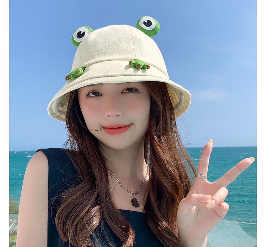 Sample Frog Detail Bucket Hat