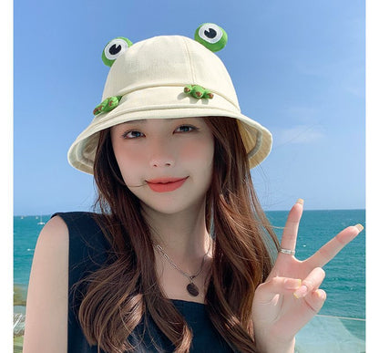 Sample Frog Detail Bucket Hat