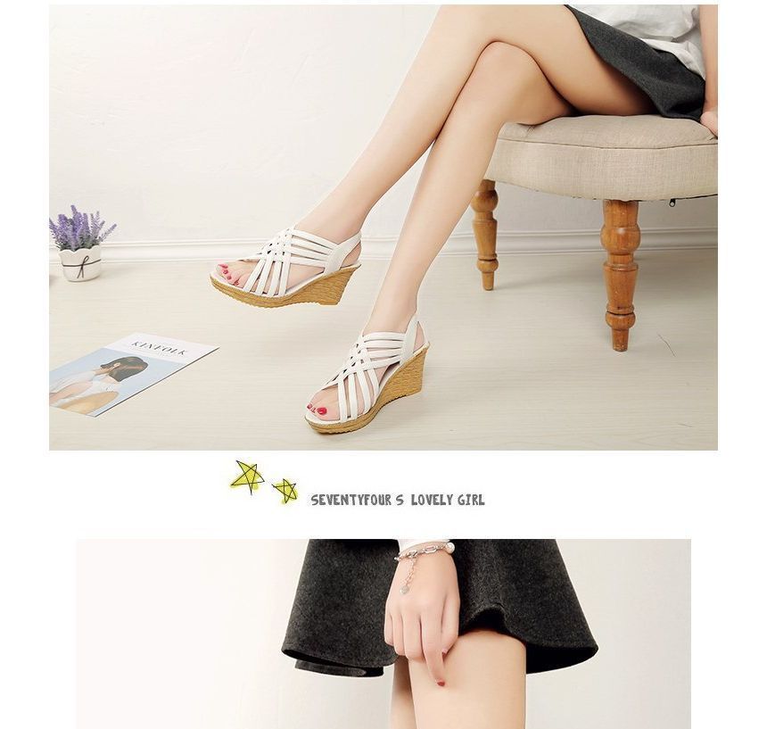 Strappy Sandals Wedge-Heel
