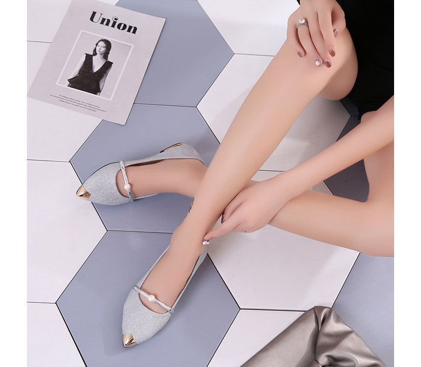 Metal Pointy Flats Accent