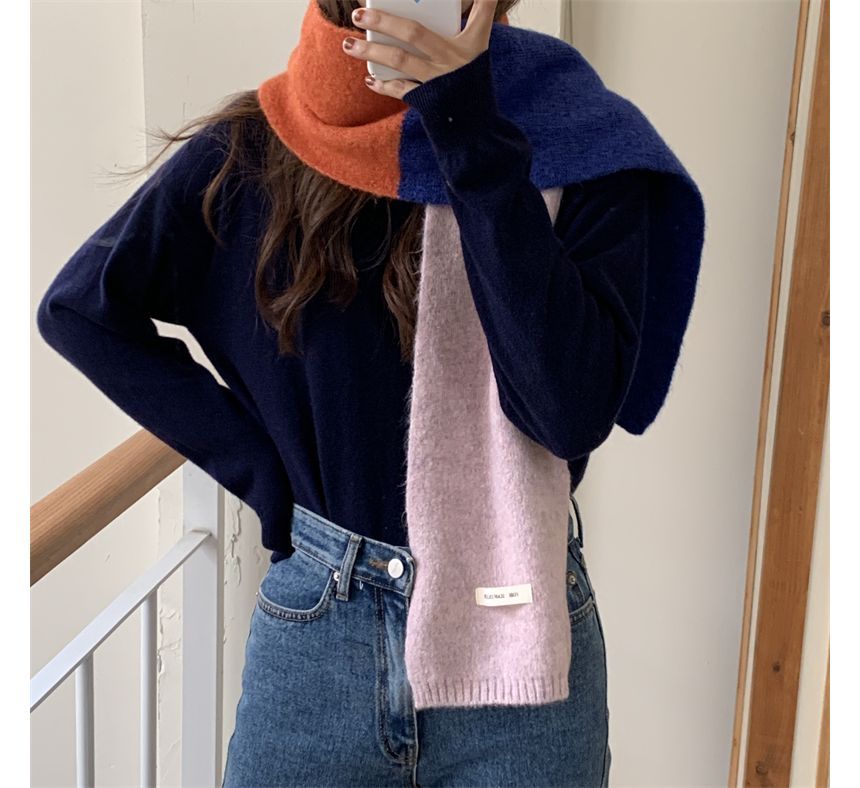 Applique Lettering Block Color Scarf Knit