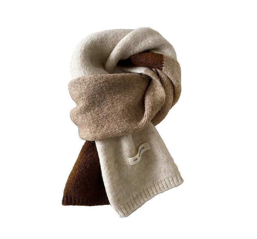 Applique Lettering Block Color Scarf Knit