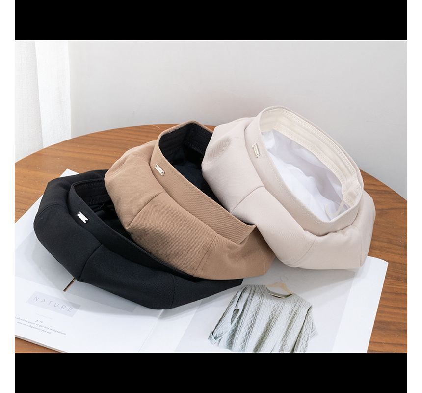 Sample Metal Tag Plain Beret