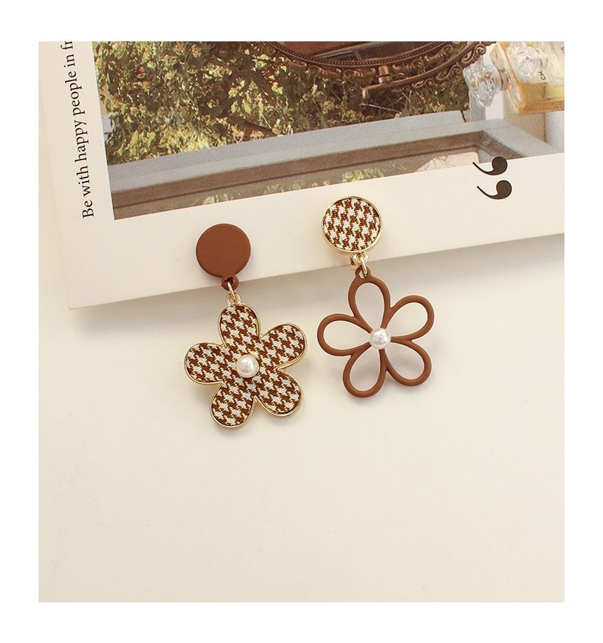 Floral Dangle Alloy Houndstooth Asymmetrical Earring