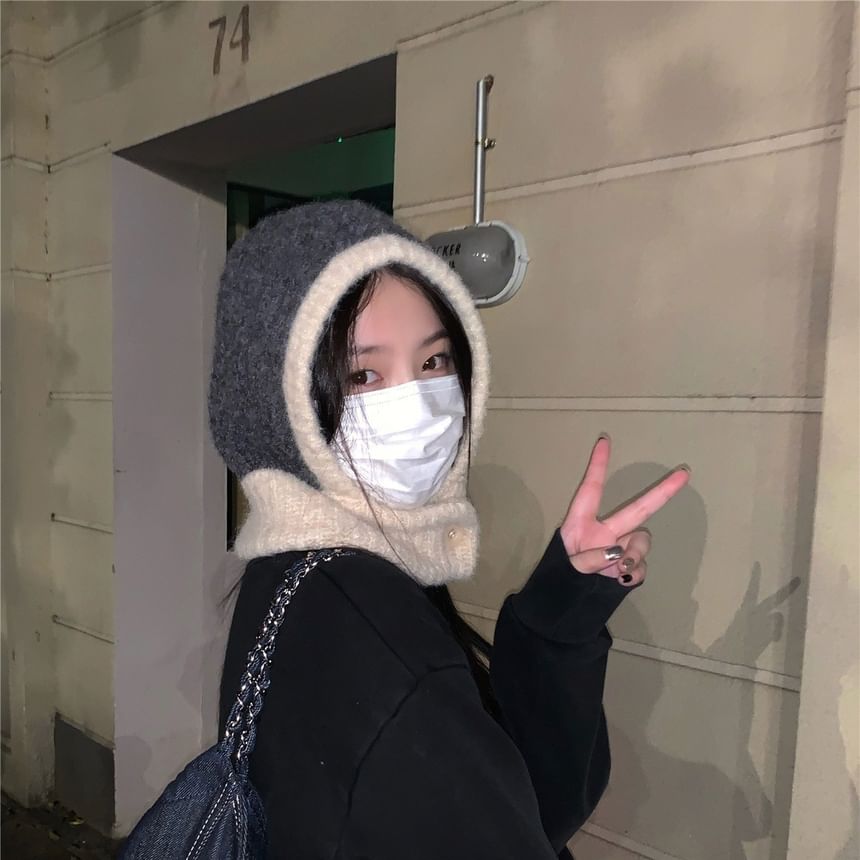 Sample Contrast Trim Knit Balaclava