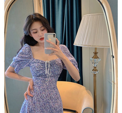 Short-Sleeve Floral Sheath Neck Dress Square Mini