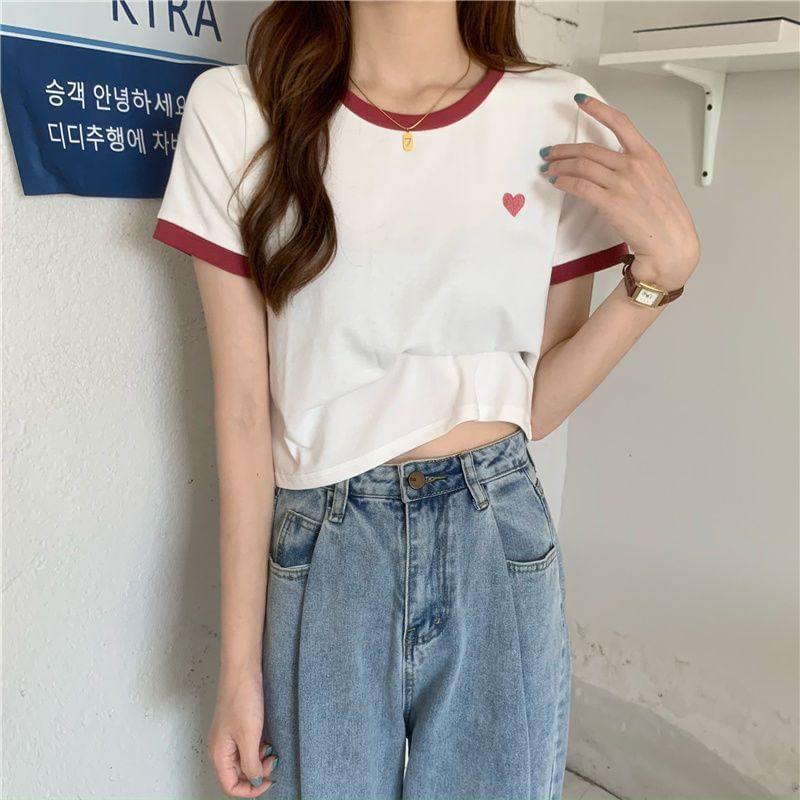 Short-Sleeve Contrast Embroidered Tee Trim Cropped Heart