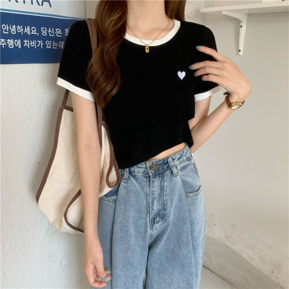 Short-Sleeve Contrast Embroidered Tee Trim Cropped Heart