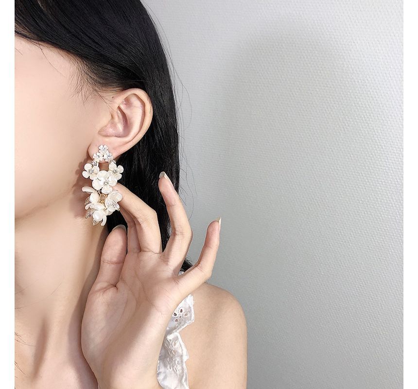 Faux Fringed Pearl Floral Alloy Earring