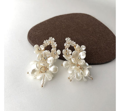 Faux Fringed Pearl Floral Alloy Earring