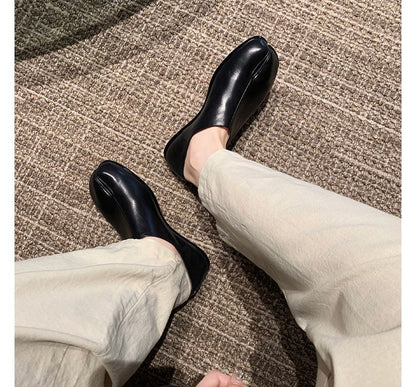 Plain Flats