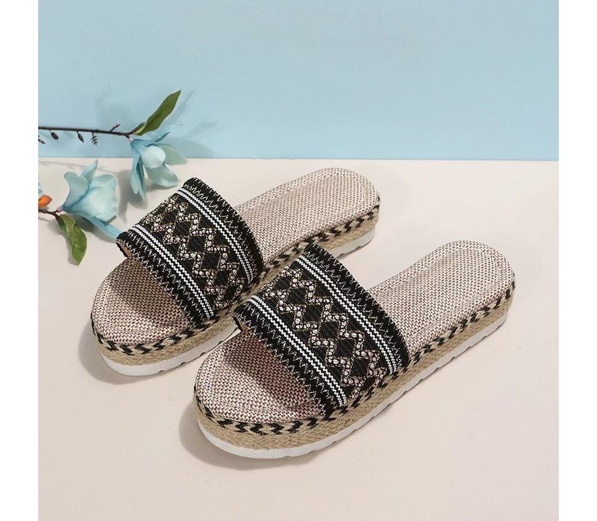 Patterned Sandals Platform Slide
