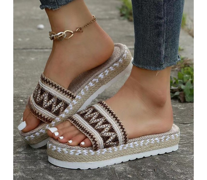 Patterned Sandals Platform Slide
