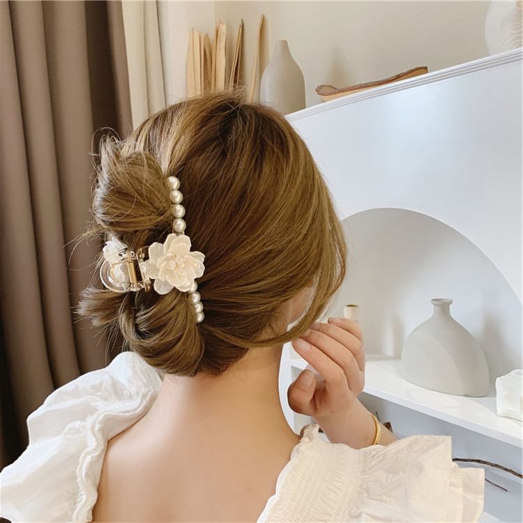 Faux Clamp Floral Acrylic Hair Pearl