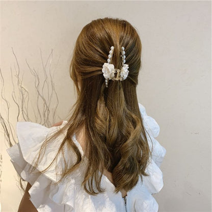Faux Clamp Floral Acrylic Hair Pearl