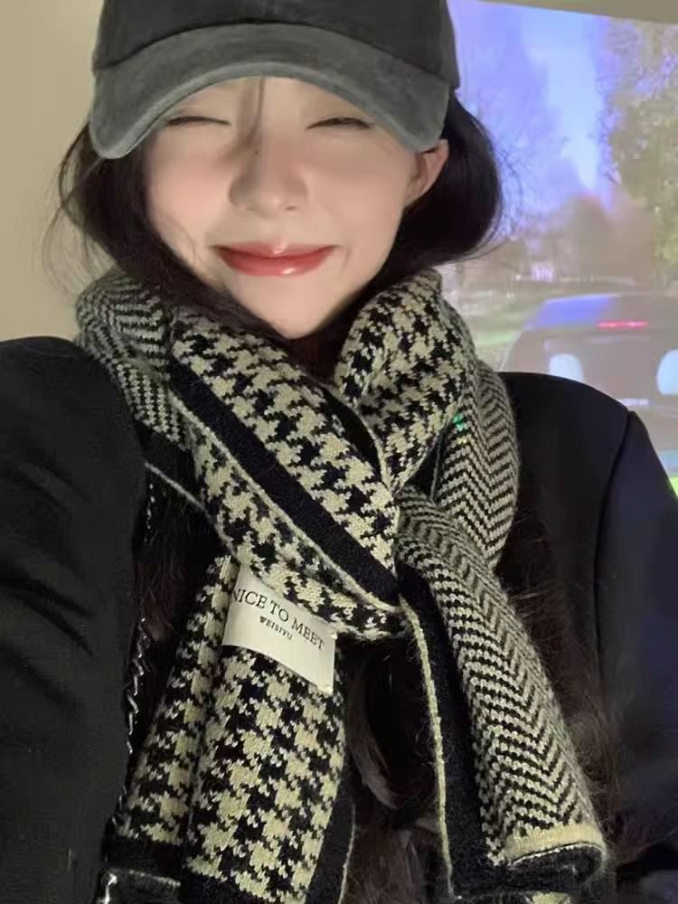 Houndstooth Scarf Knit