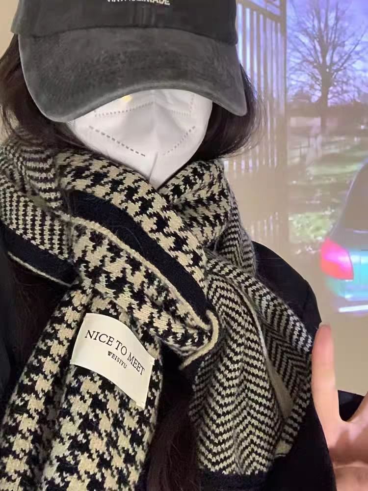 Houndstooth Scarf Knit