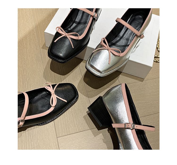 Sample Square Toe Bow Mary Jane Pumps