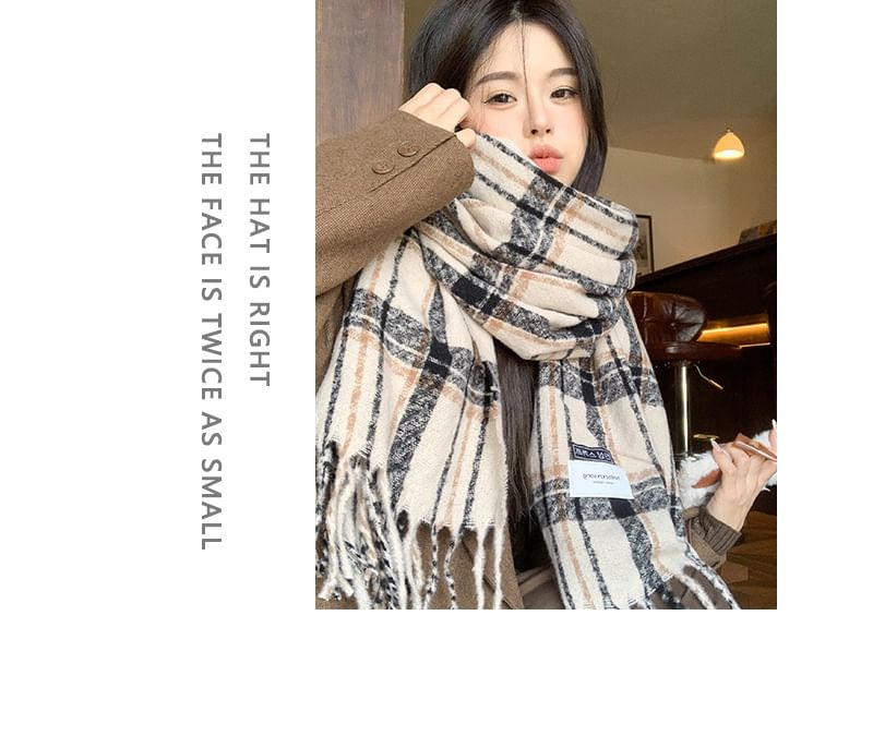 Scarf Tasseled Plaid