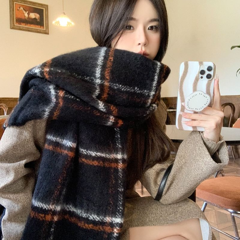 Tasseled Scarf Plaid