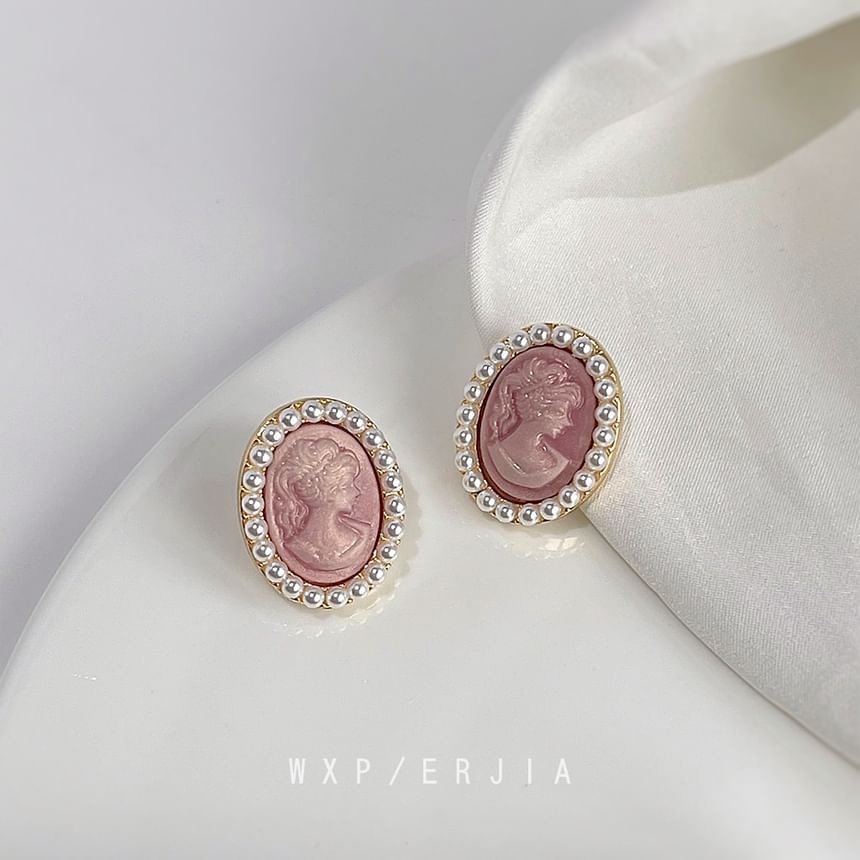Clip-On Faux Earring Pearl Face