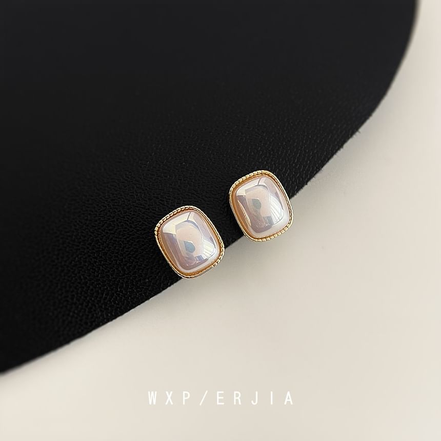 Clip-On Faux Earring Pearl Geometric