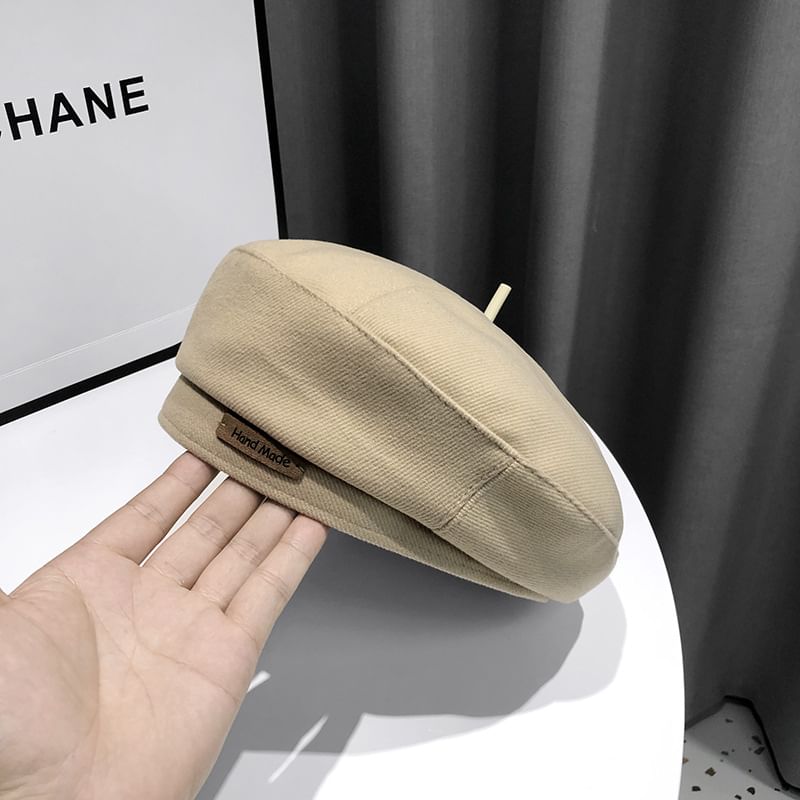 Beret Lettering