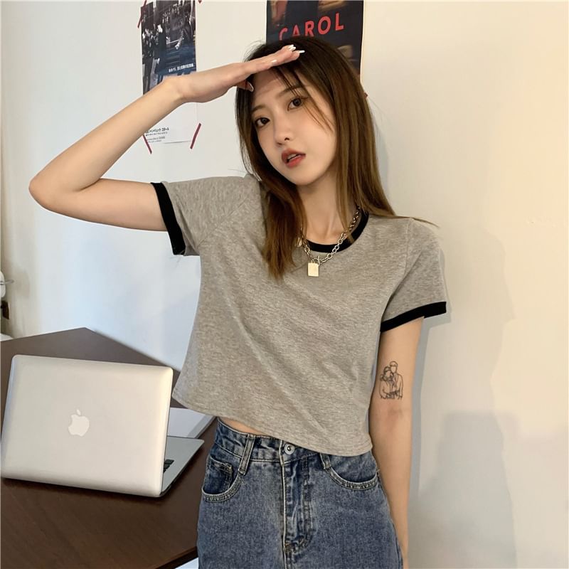 Crop Neck Short-Sleeve Contrast Trim Crew T-Shirt