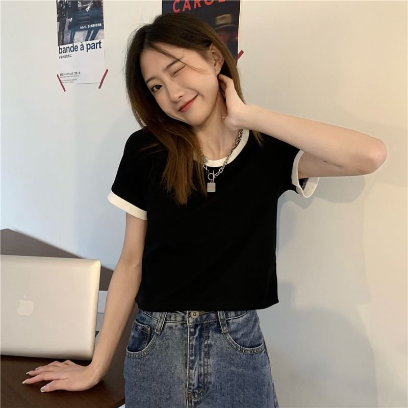 Crop Neck Short-Sleeve Contrast Trim Crew T-Shirt
