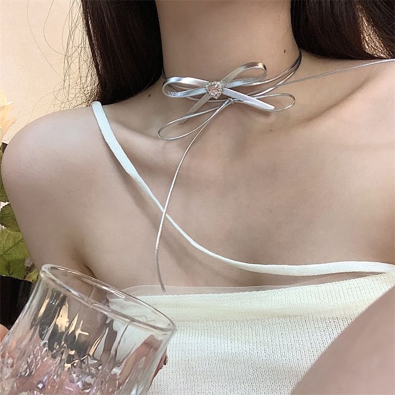 Leather Rhinestone Ribbon Heart Choker Faux