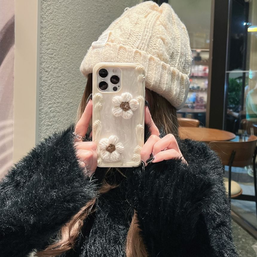 Yarn Floral Case Phone