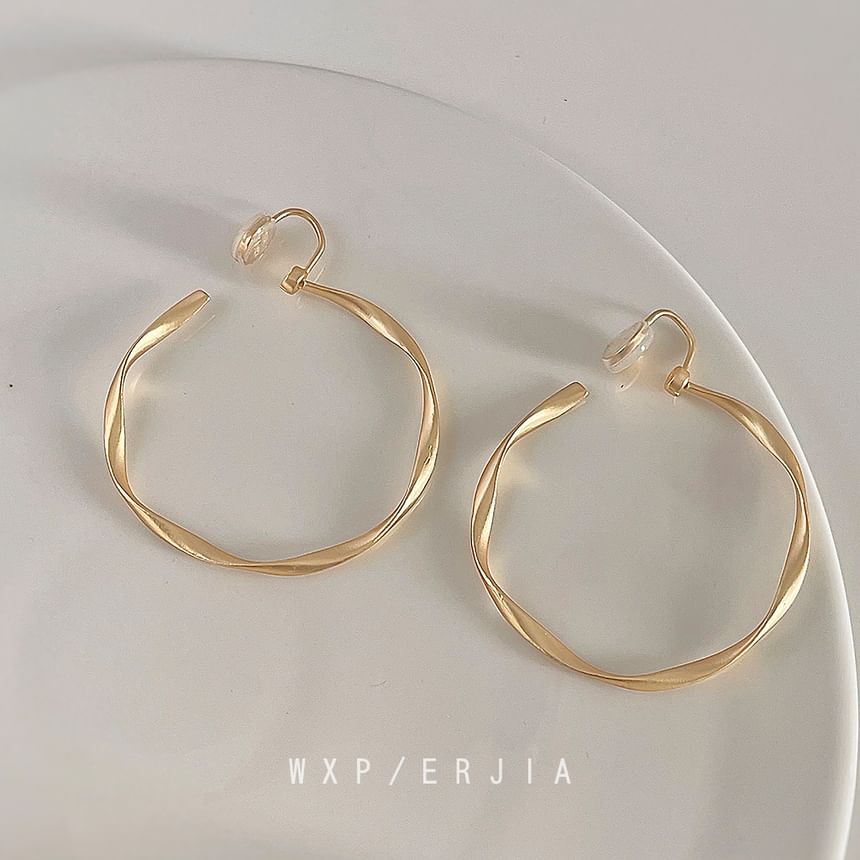 Hoop Ear Twisted Cuff Alloy