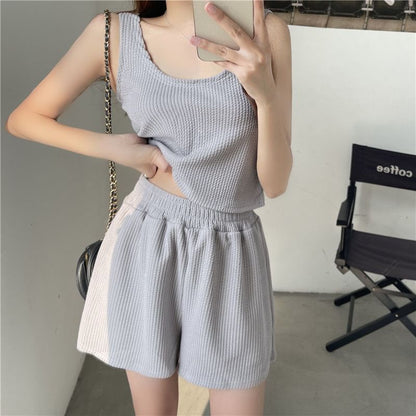 Elastic + Set: Sweat Plain Tank Scoop Top Neck Waist Shorts