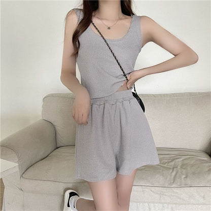 Elastic + Set: Sweat Plain Tank Scoop Top Neck Waist Shorts