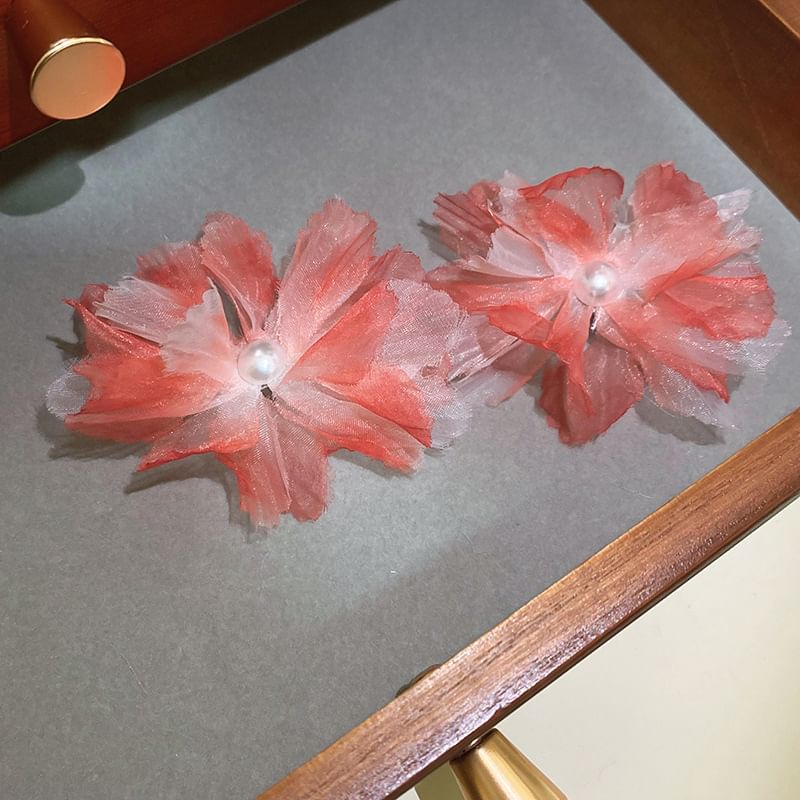 Faux Pearl Floral Mesh Ear Stud