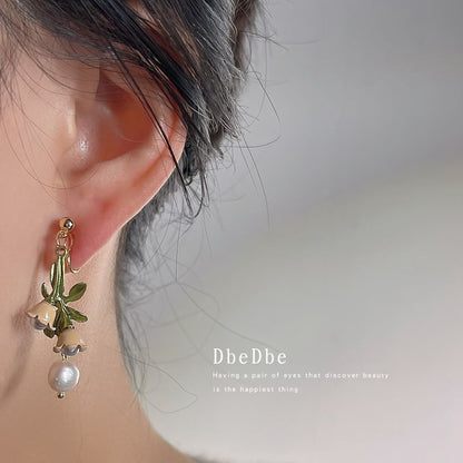 Dangle Pearl Earring Freshwater Floral Alloy