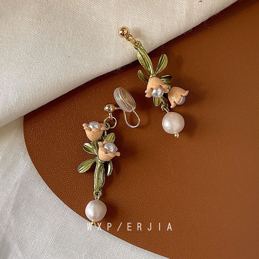 Dangle Pearl Earring Freshwater Floral Alloy