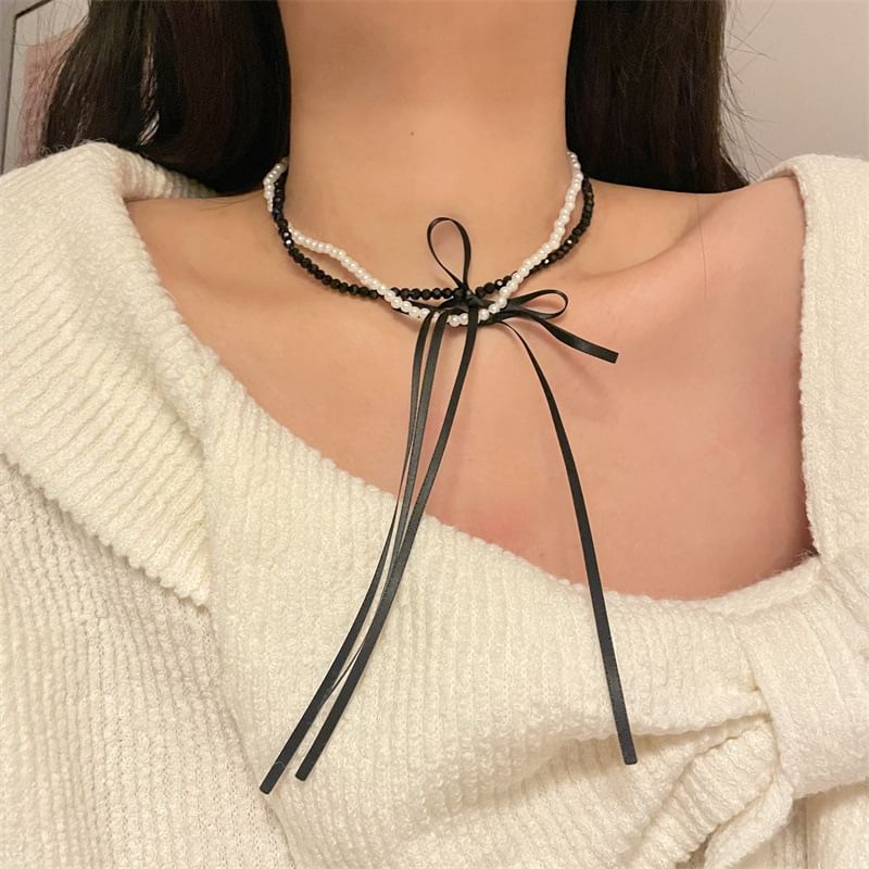 Pearl Bow Necklace Faux