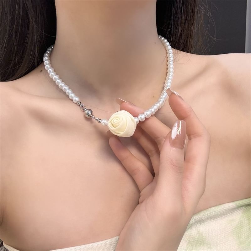 Faux Floral Pearl Necklace