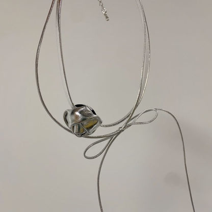 Bow Necklace