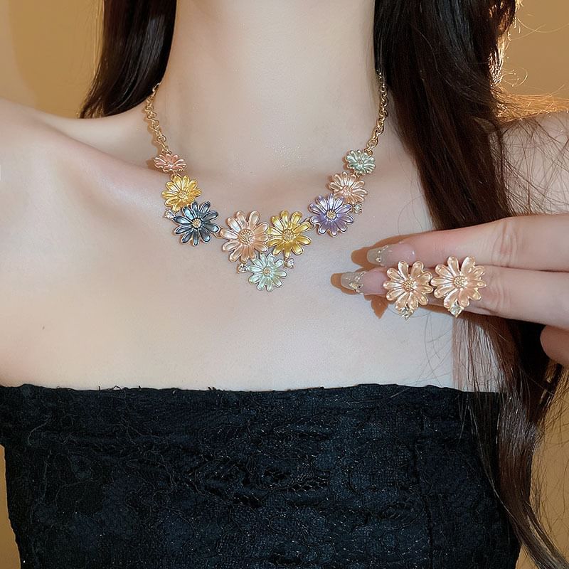 Floral Rhinestone Alloy Choker / Stud Earring
