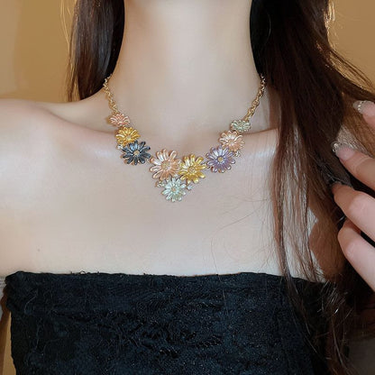 Floral Rhinestone Alloy Choker / Stud Earring