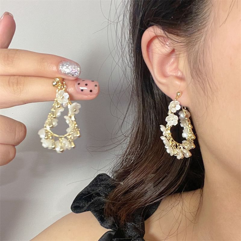 Pearl Faux Fringed Earring Floral Hoop