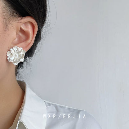 Resin Stud Floral Earring