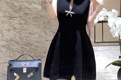 Wholesale SampleSleeveless Round Neck Plain Rhinestone Bow Cutout Mini A-Line Dress