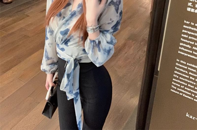 Long-Sleeve V-Neck Tie Dye Crop Top